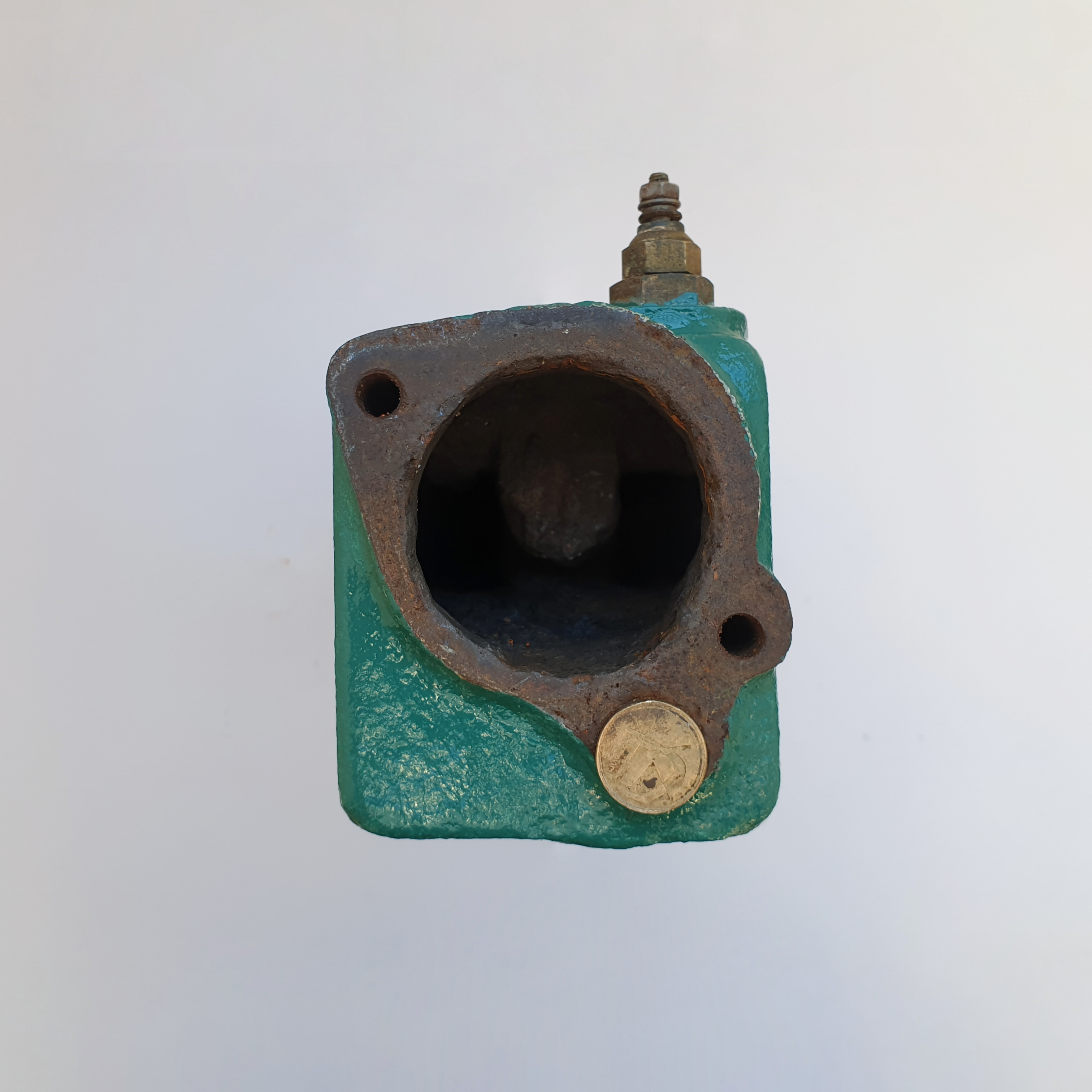 MD2B Exhaust Manifold Side view of Brass Alignment Guide